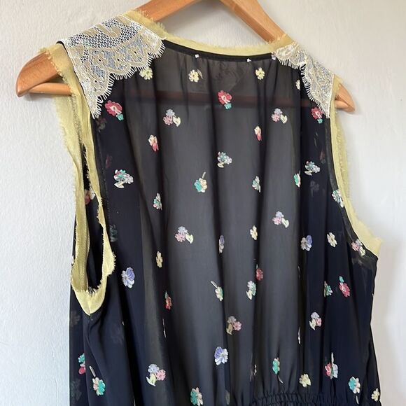 Nick & Mo Sleeveless Sheer Top - Picture 8 of 10